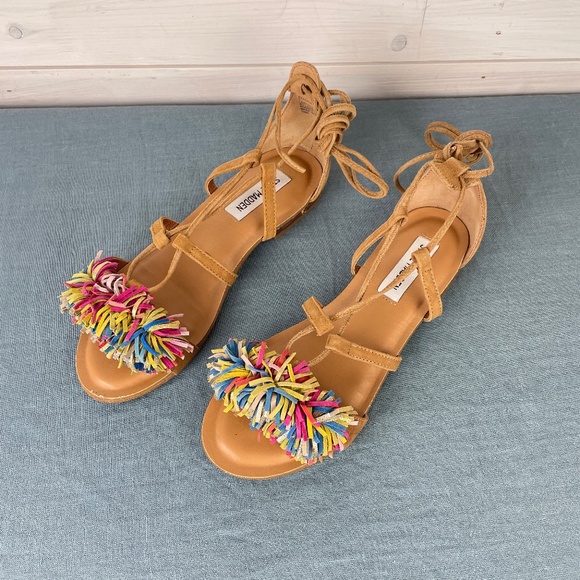 Steve Madden Swizzle Tan Leather Flat Sandals Fringe Details - Picture 1 of 7